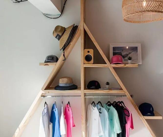 ホテル Seaspray Surf Lodge