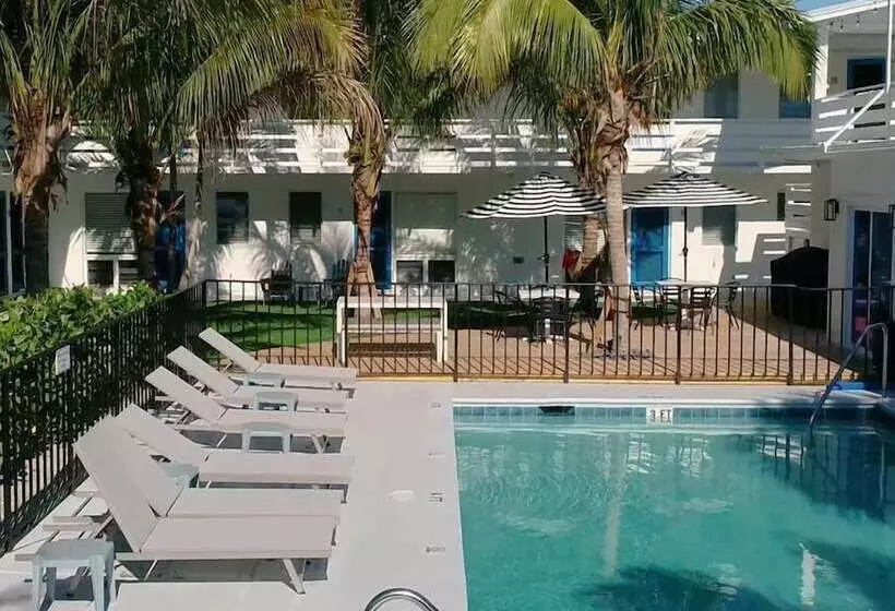 ホテル Seaspray Surf Lodge