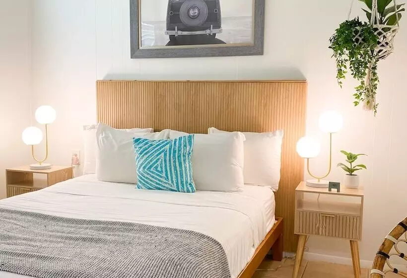 ホテル Seaspray Surf Lodge