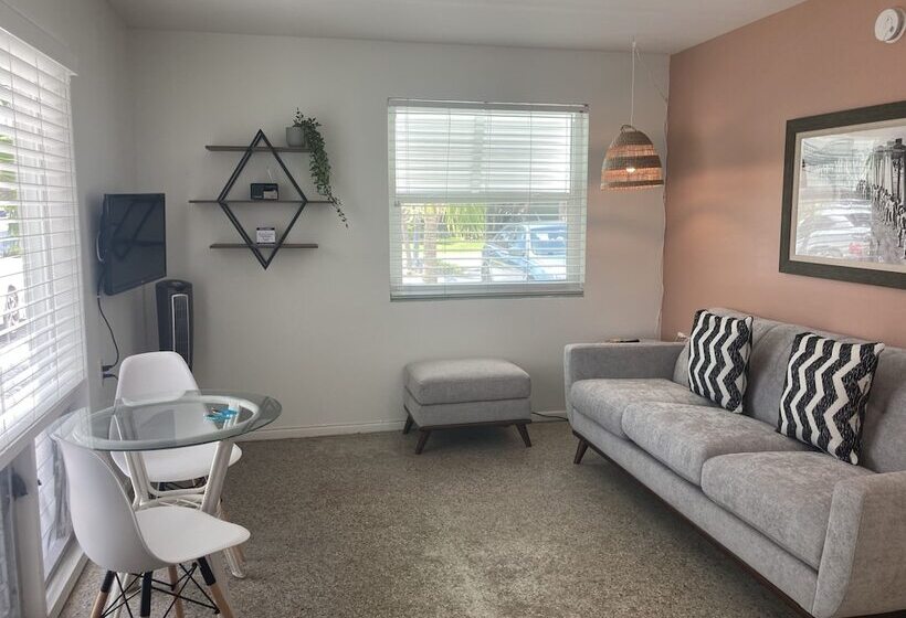 호텔 Seaspray Surf Lodge