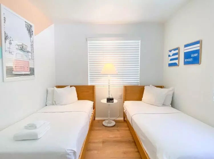 ホテル Seaspray Surf Lodge