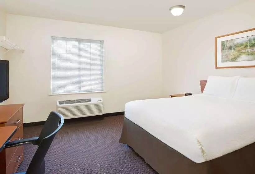 Отель Woodspring Suites Fort Worth Forest Hill