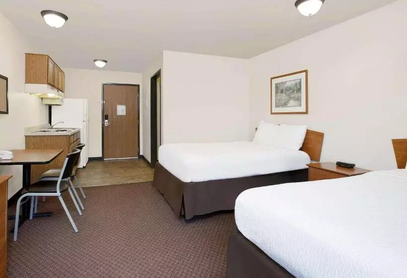 Отель Woodspring Suites Fort Worth Forest Hill