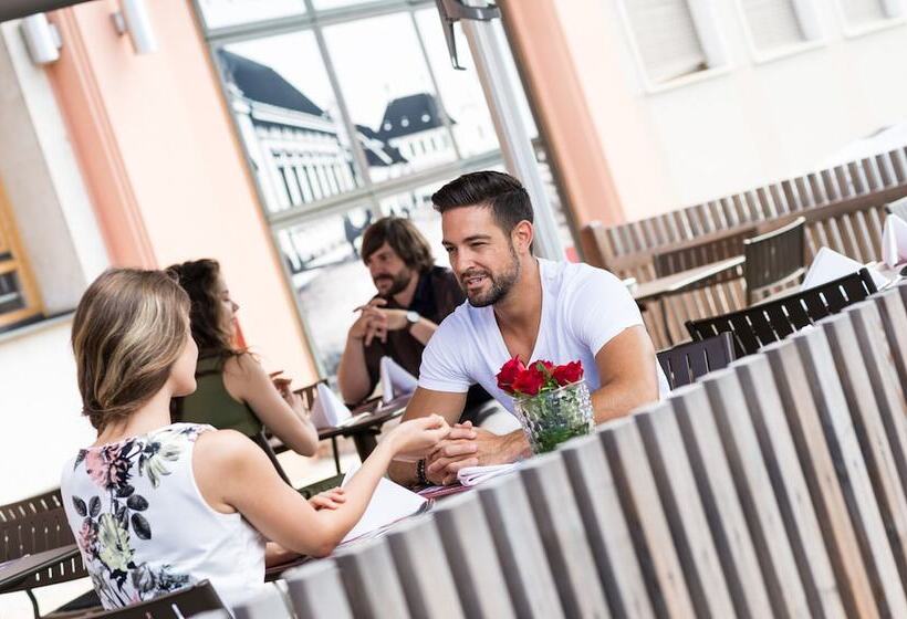 بنسيون Restaurant Bistro Raffel