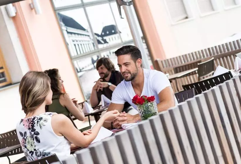 بنسيون Restaurant Bistro Raffel