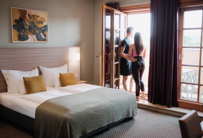 بنسيون Restaurant Bistro Raffel