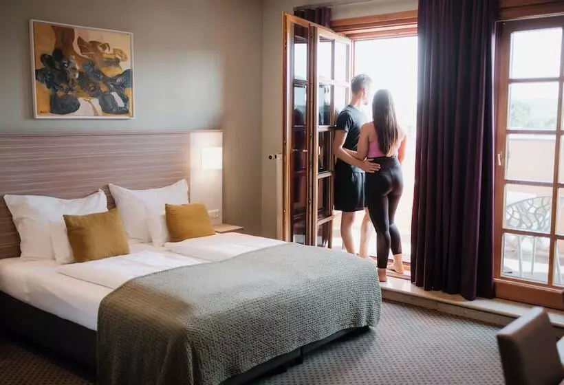 بنسيون Restaurant Bistro Raffel