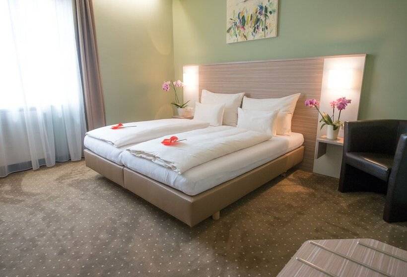 بنسيون Restaurant Bistro Raffel