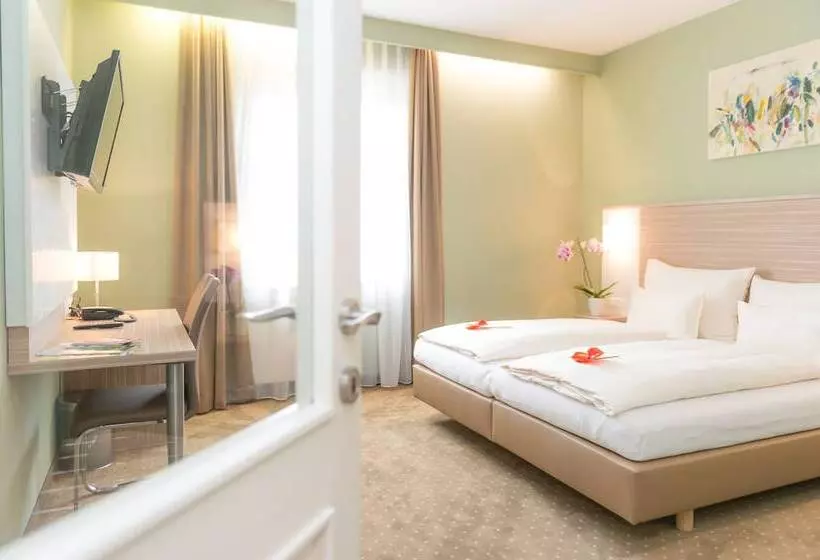 بنسيون Restaurant Bistro Raffel