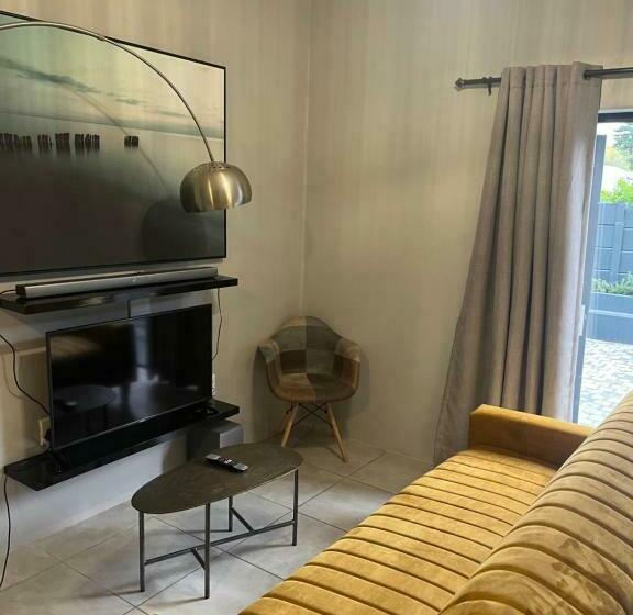 28 On Symonds Luxstudio 3