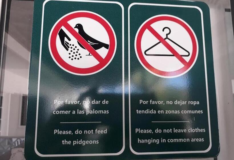 هتل Villa Las Flores