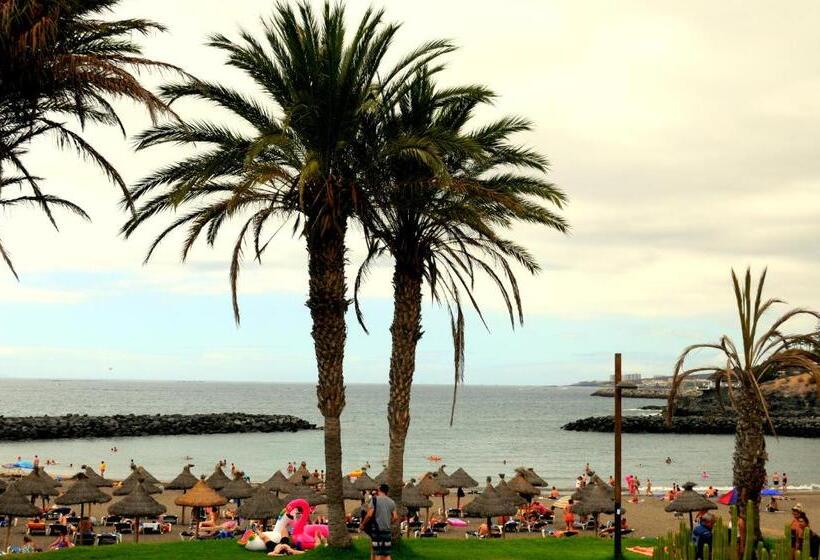 هتل Villa Las Flores