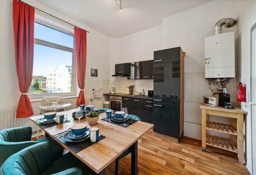 Infinity Stay: Bis Zu 4 Personen Zentrum Wassernah Netflix