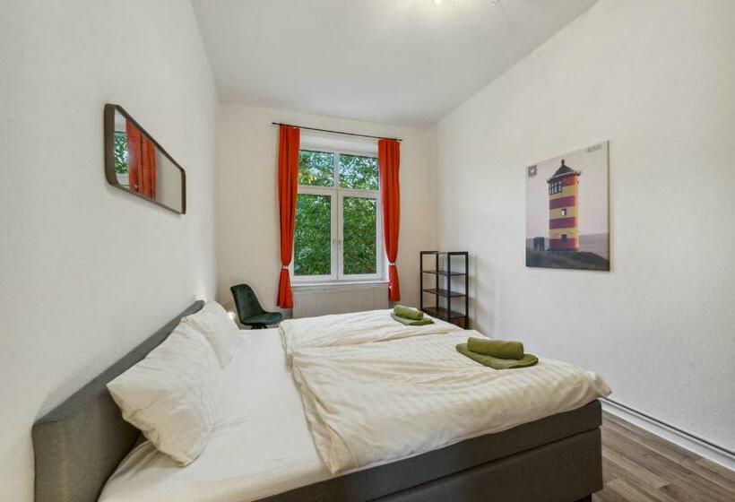 Infinity Stay: Bis Zu 4 Personen Zentrum Wassernah Netflix