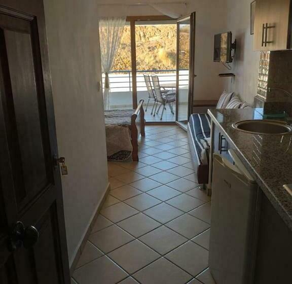 Studio Avec Piscine Et Wifi à Cabonegro