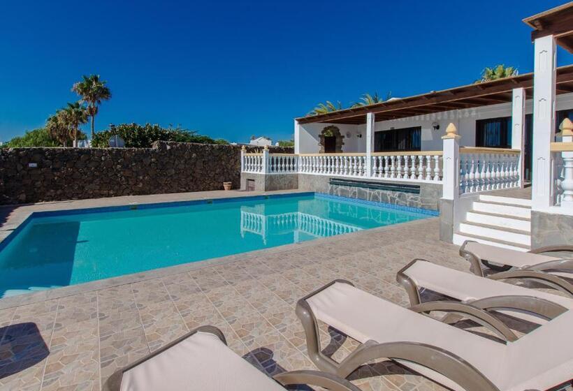 Villa Eliana With Air Conditioning And Sea Views