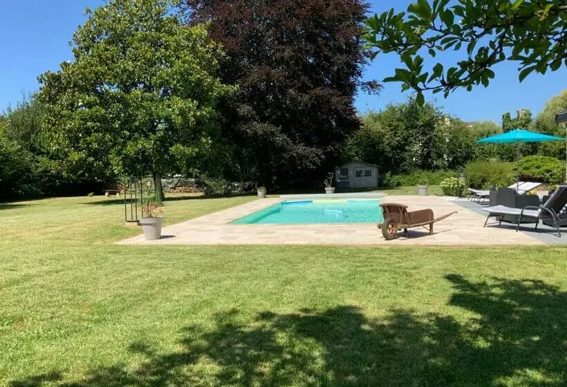 Aamiaismajoitus (B&B) Chambre Dans Villa