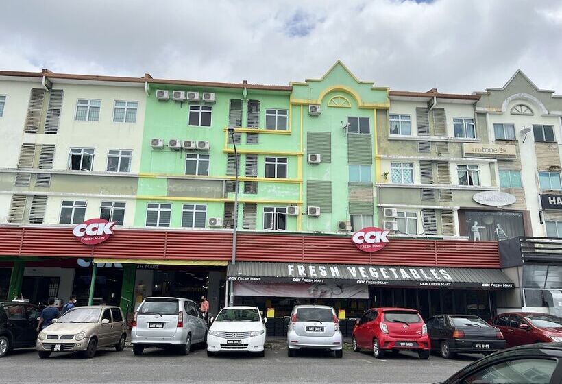 فندق Oyo 90621 Stutong Stay