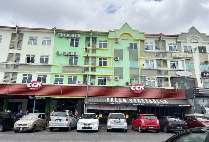 هتل Oyo 90621 Stutong Stay