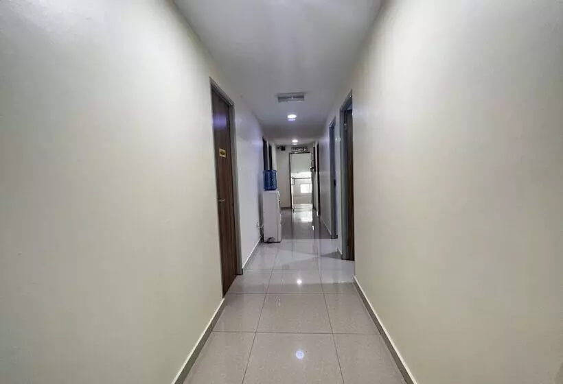 هتل Oyo 90621 Stutong Stay