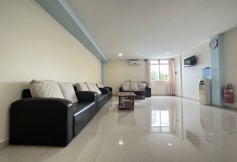 فندق Oyo 90621 Stutong Stay