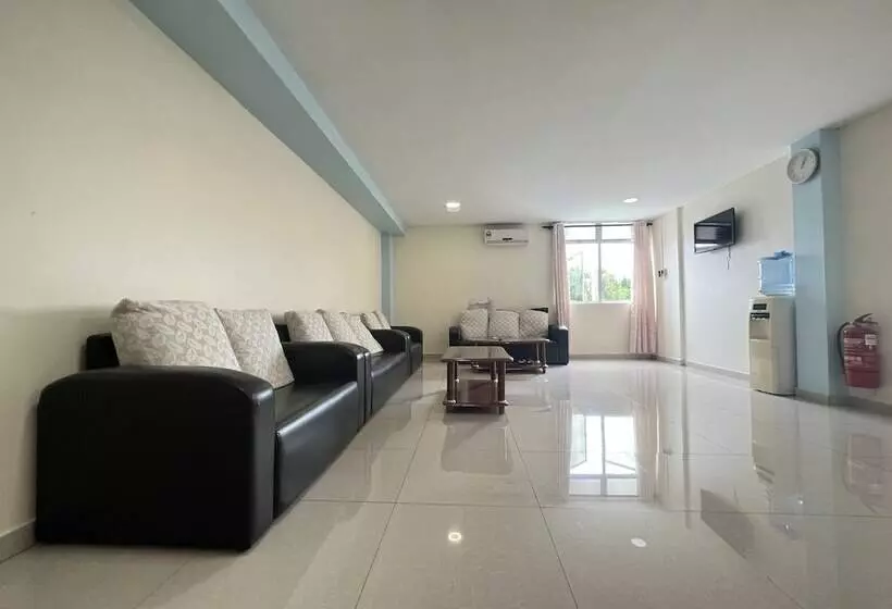 هتل Oyo 90621 Stutong Stay