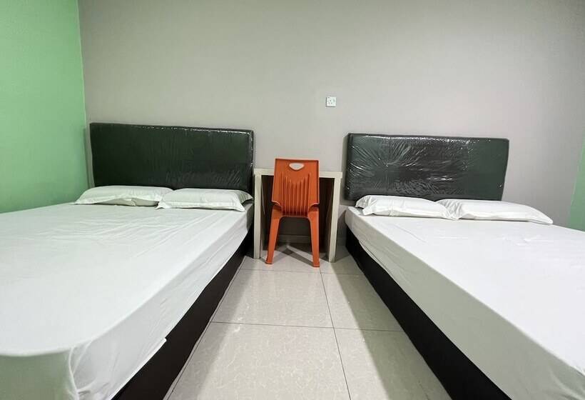 فندق Oyo 90621 Stutong Stay