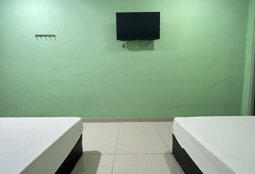 فندق Oyo 90621 Stutong Stay