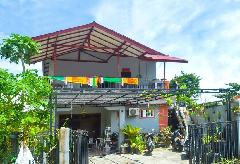 Hotel Spot On 91623 Pj Guest House Syariah