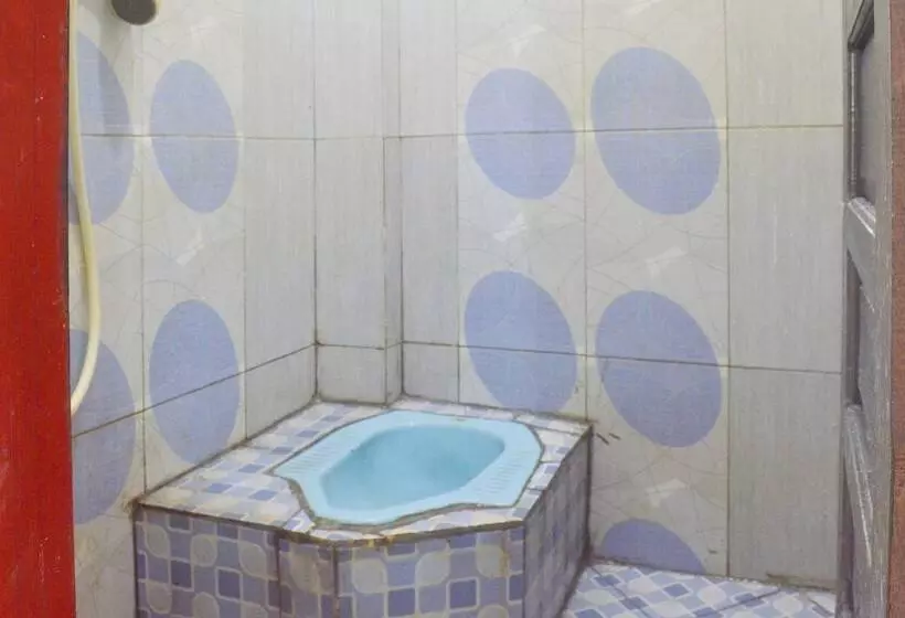 Hotelli Spot On 91623 Pj Guest House Syariah