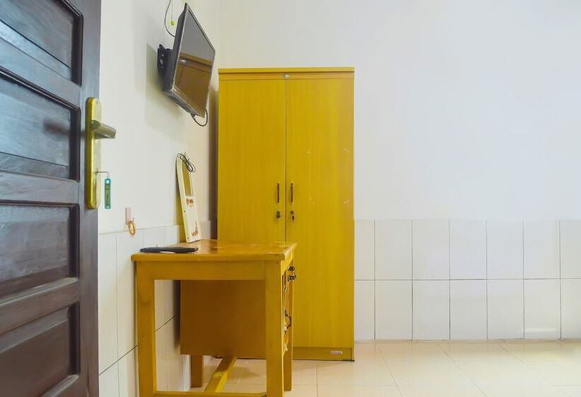 Hotel Spot On 91623 Pj Guest House Syariah