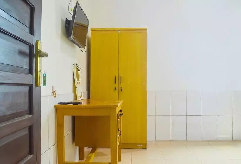 Hotelli Spot On 91623 Pj Guest House Syariah