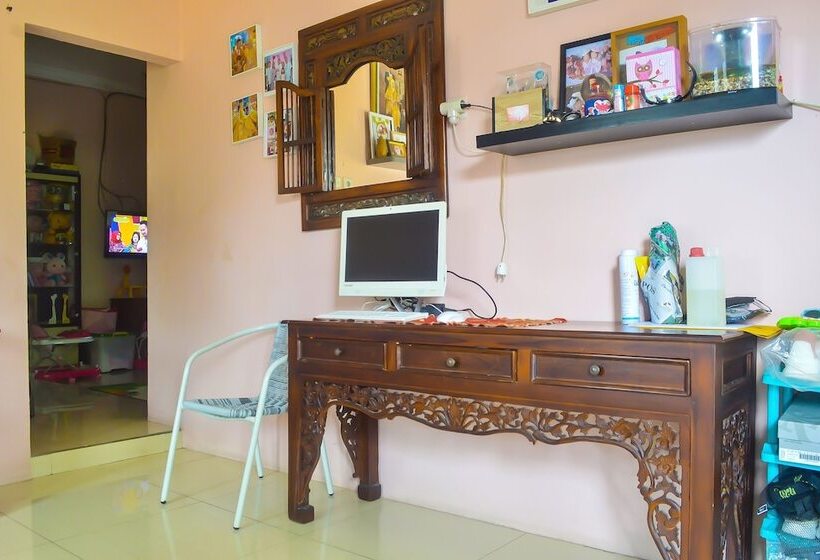 Hotel Spot On 91623 Pj Guest House Syariah