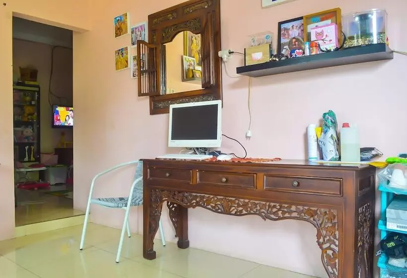 Hotelli Spot On 91623 Pj Guest House Syariah