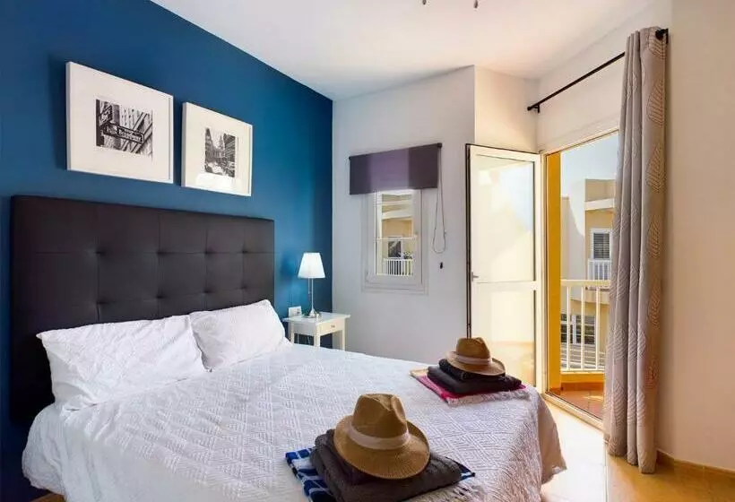 Modern 3 Bedroom House With Large Pool And Fast Internet, 100ft From The Sea   Sleeps 6