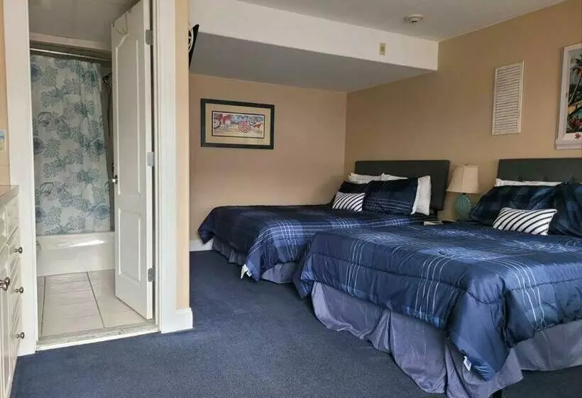 Sunbeach Condo 900 Wesley Avenue Unit 109