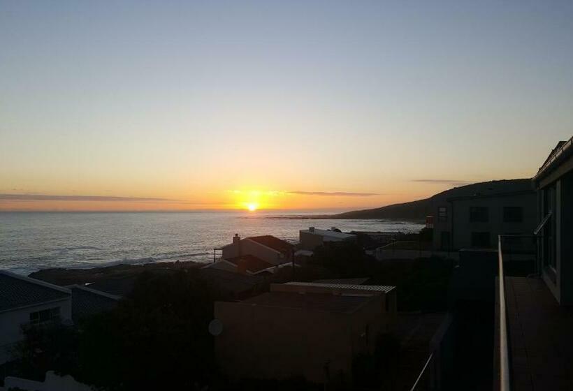 Alicrons And Beachouse On Gordon