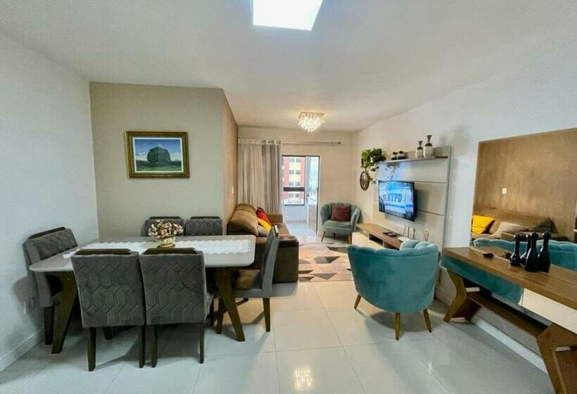 Apto Amplo No Coração Da Meia Praia A 130m Do Mar