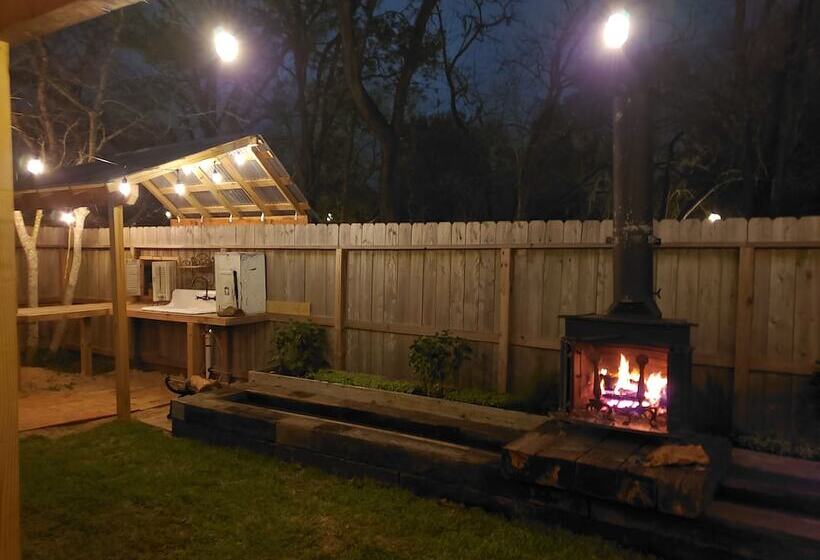 Cedar Oaks Inn The Barracks