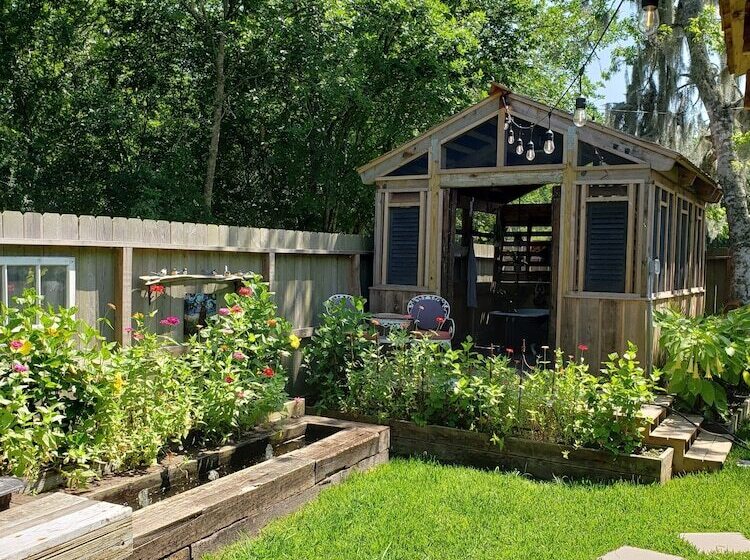 Cedar Oaks Inn The Barracks