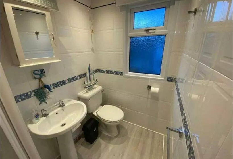 Charming Pembrokeshire Coastal Retreat