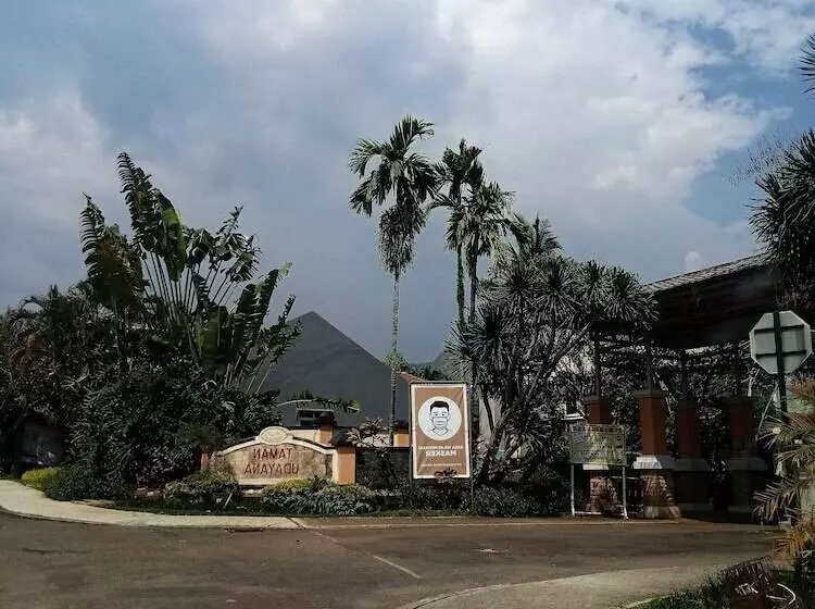 Hotelli Spot On 91278 Pahlawan Udyana Syariah