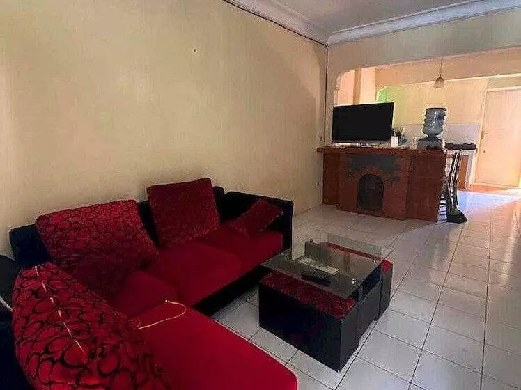 Hotelli Spot On 91278 Pahlawan Udyana Syariah