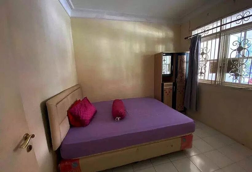 Hotelli Spot On 91278 Pahlawan Udyana Syariah