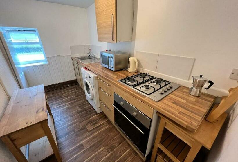 Stanley Street Apartments