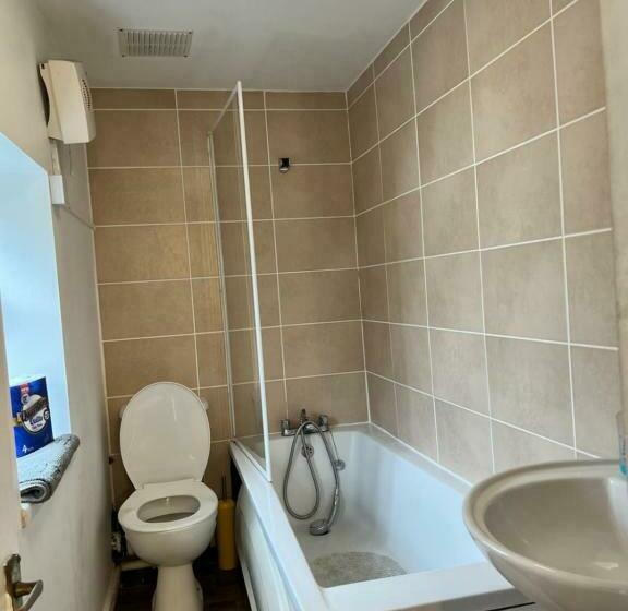 Stanley Street Apartments