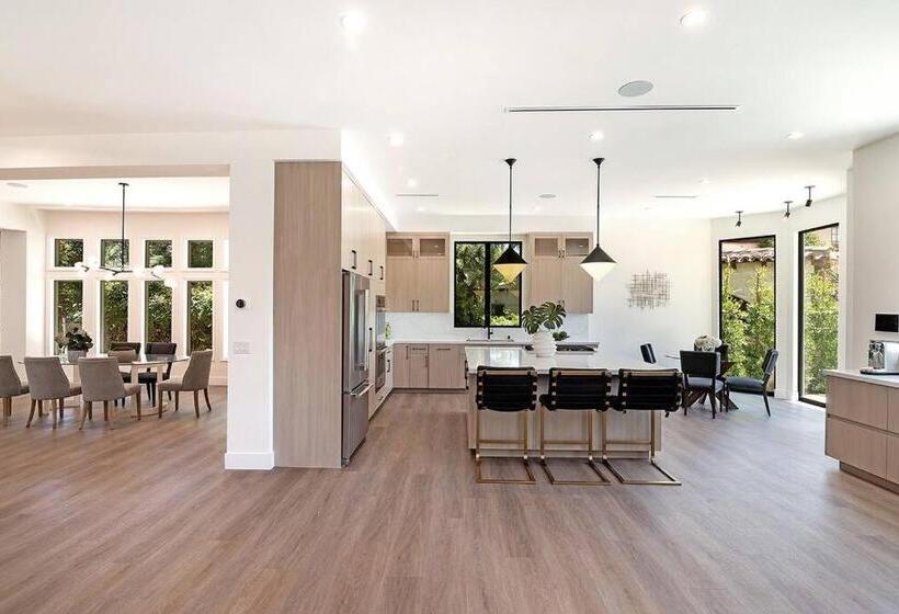 Villa De Magnolia Modern Design 5 Bed Villa With A Pool