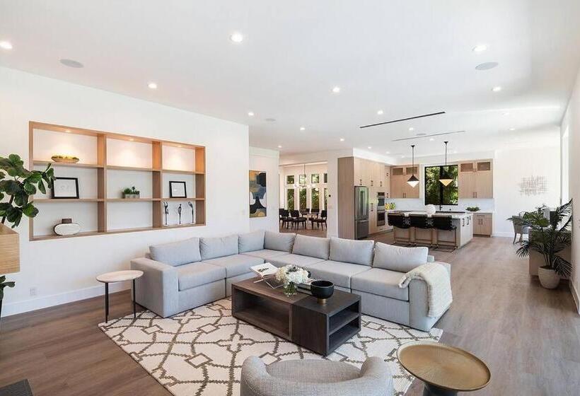 Villa De Magnolia Modern Design 5 Bed Villa With A Pool