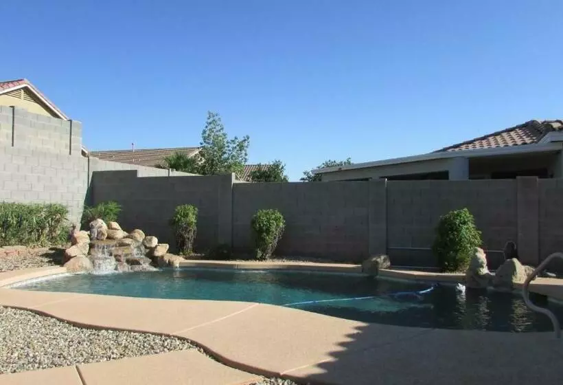 Cozy Home Near Freeways W Pool Bbq