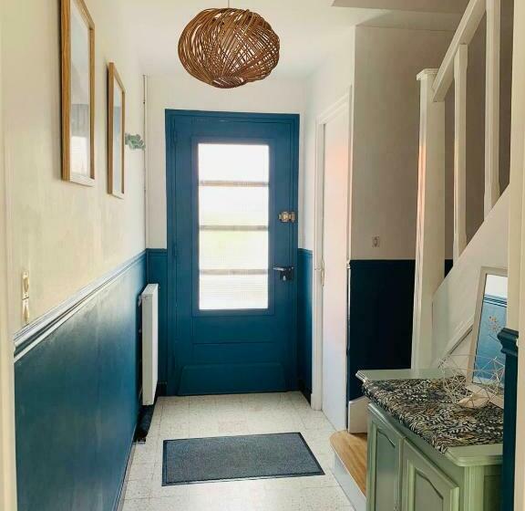 Entre Mer Et Falaises